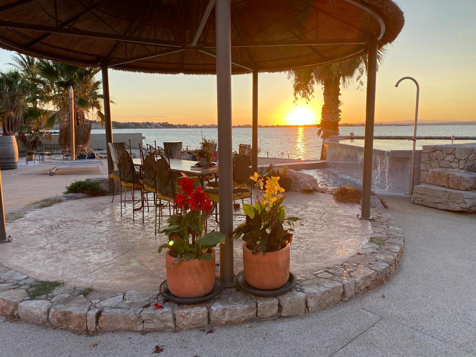 Bed and Breakfast Les Pieds Dans L'Eau Sète Esterno foto