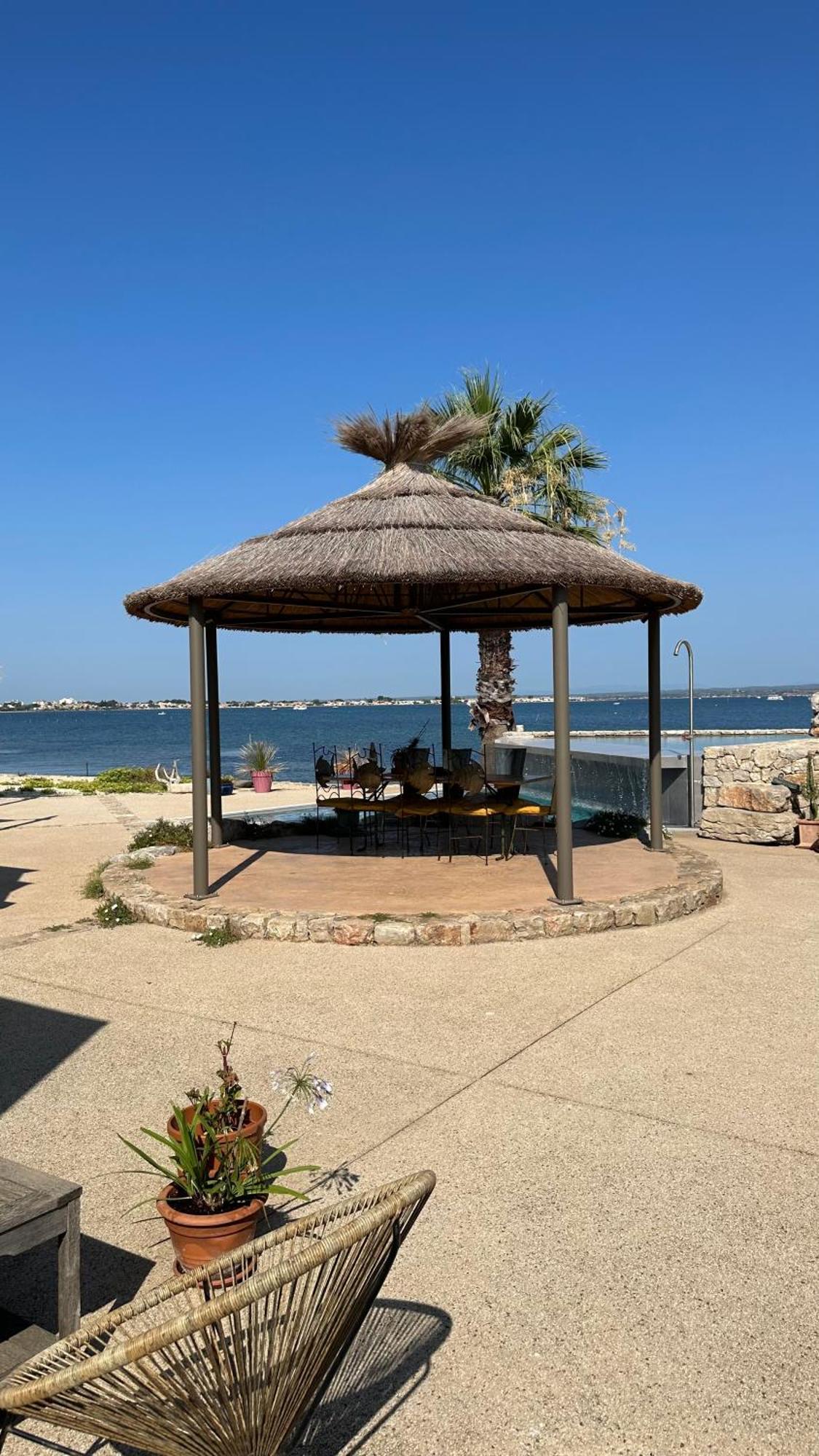 Bed and Breakfast Les Pieds Dans L'Eau Sète Esterno foto