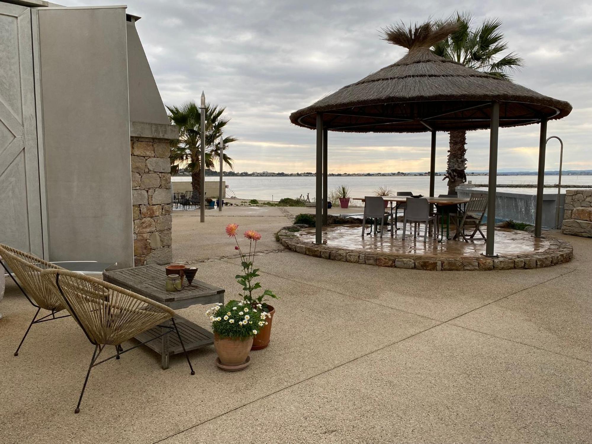 Bed and Breakfast Les Pieds Dans L'Eau Sète Esterno foto