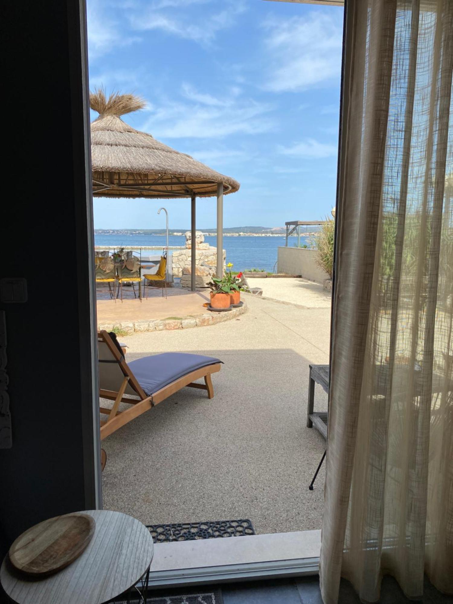 Bed and Breakfast Les Pieds Dans L'Eau Sète Esterno foto